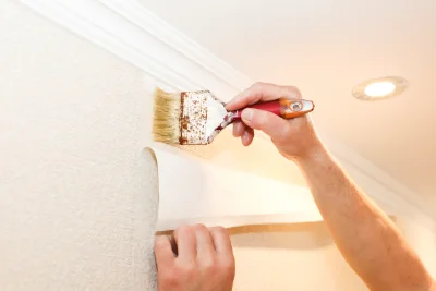 Pose de papier peint à Burret — revêtements muraux et toiles de verre